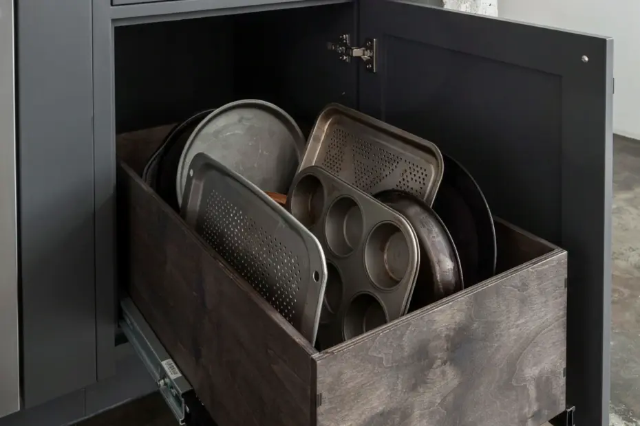 Adjustable Vertical Tray